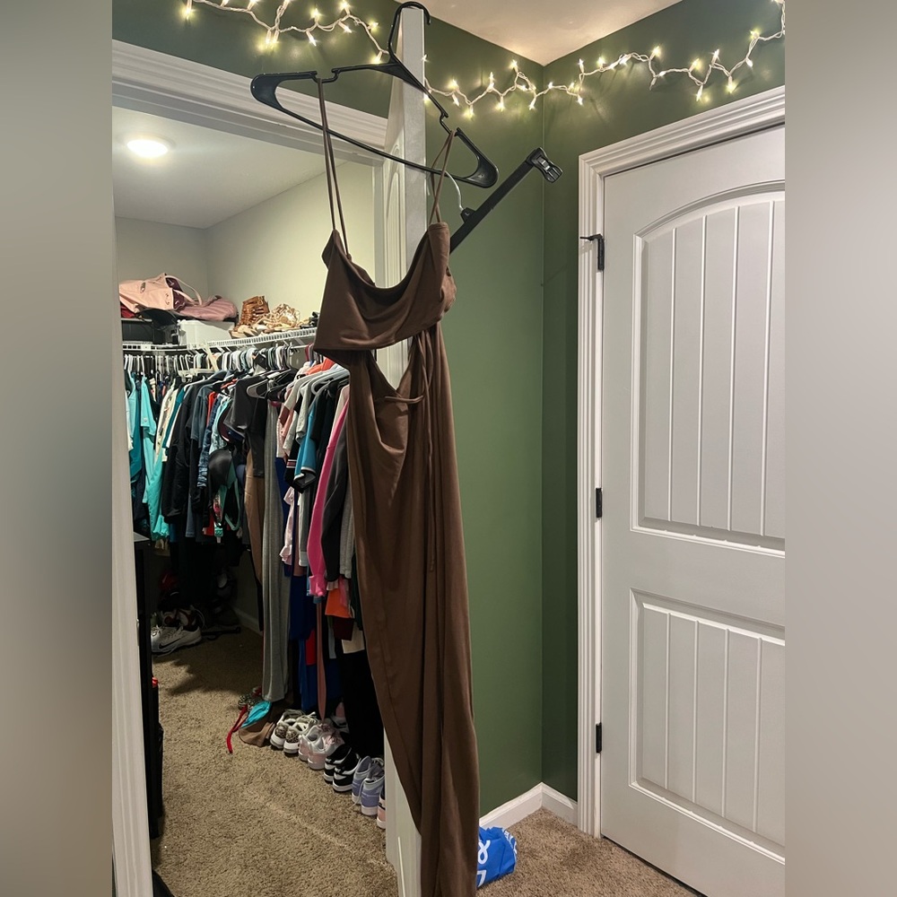 Brown Sleeveless Dress